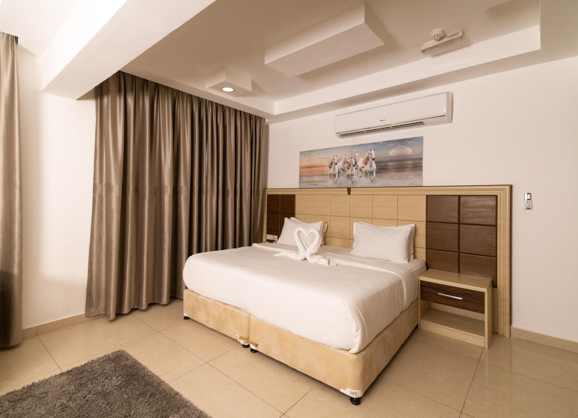 Diamond Star Hotel فندق النجمة الماسية Seeb Exteriér fotografie