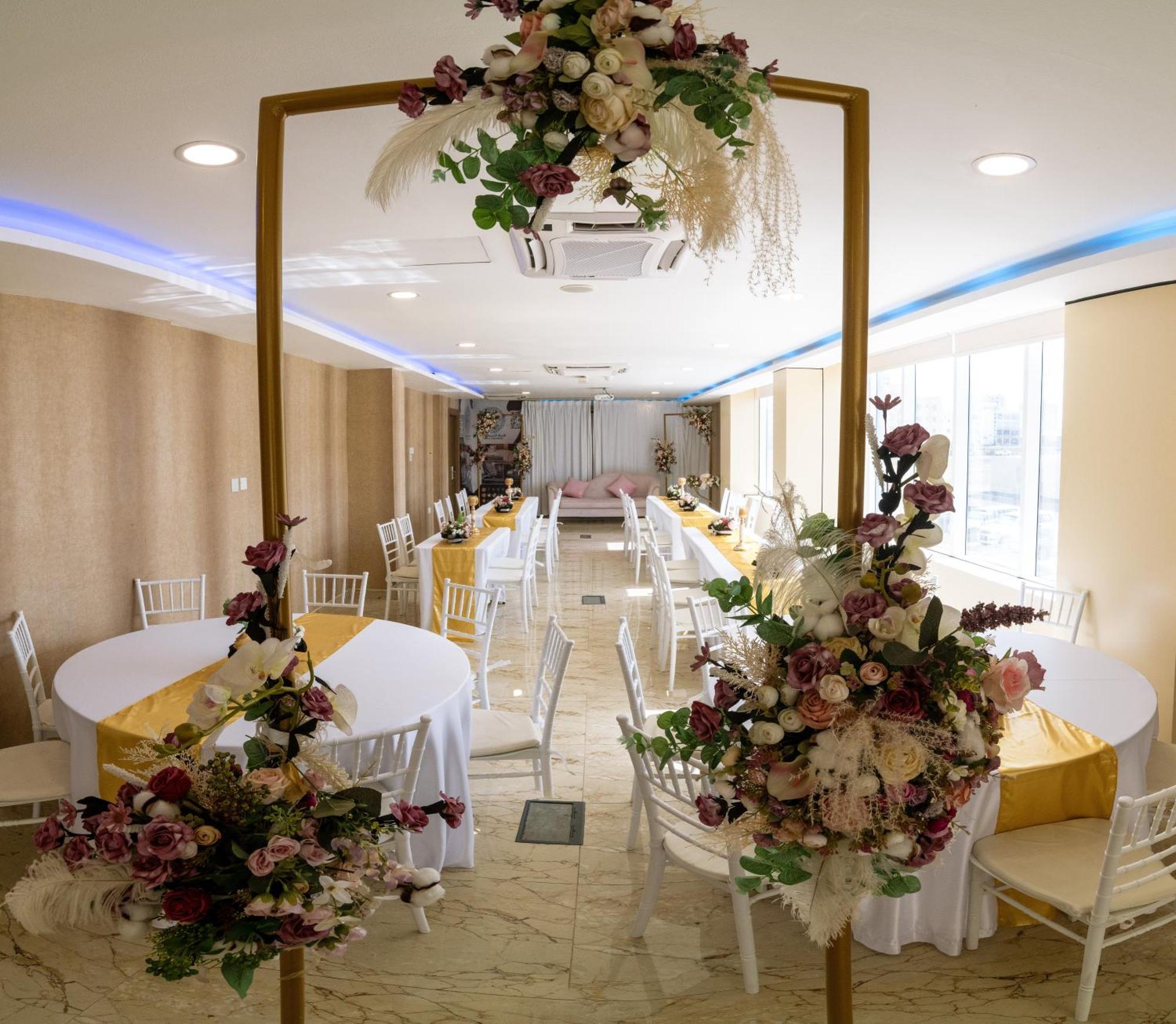 Diamond Star Hotel فندق النجمة الماسية Seeb Exteriér fotografie