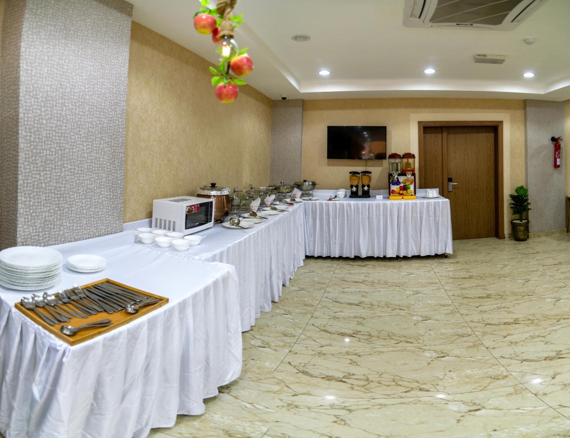 Diamond Star Hotel فندق النجمة الماسية Seeb Exteriér fotografie