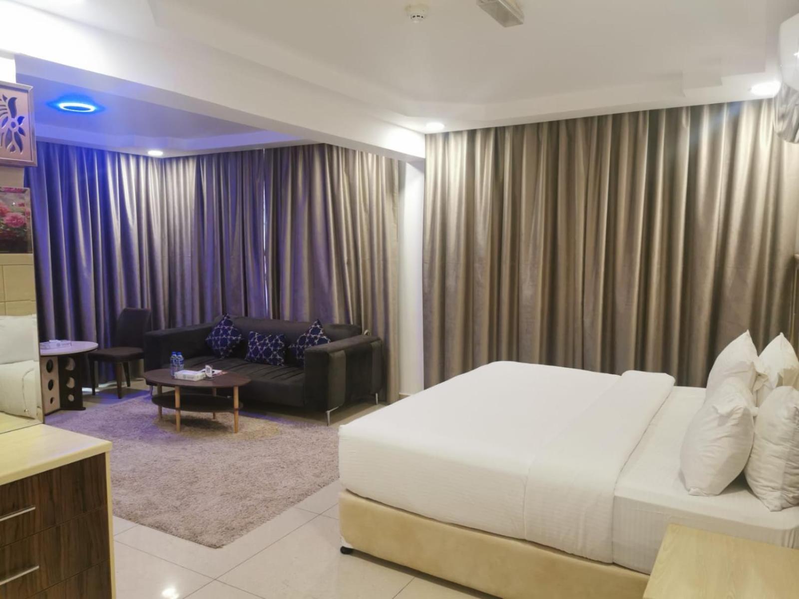 Diamond Star Hotel فندق النجمة الماسية Seeb Exteriér fotografie