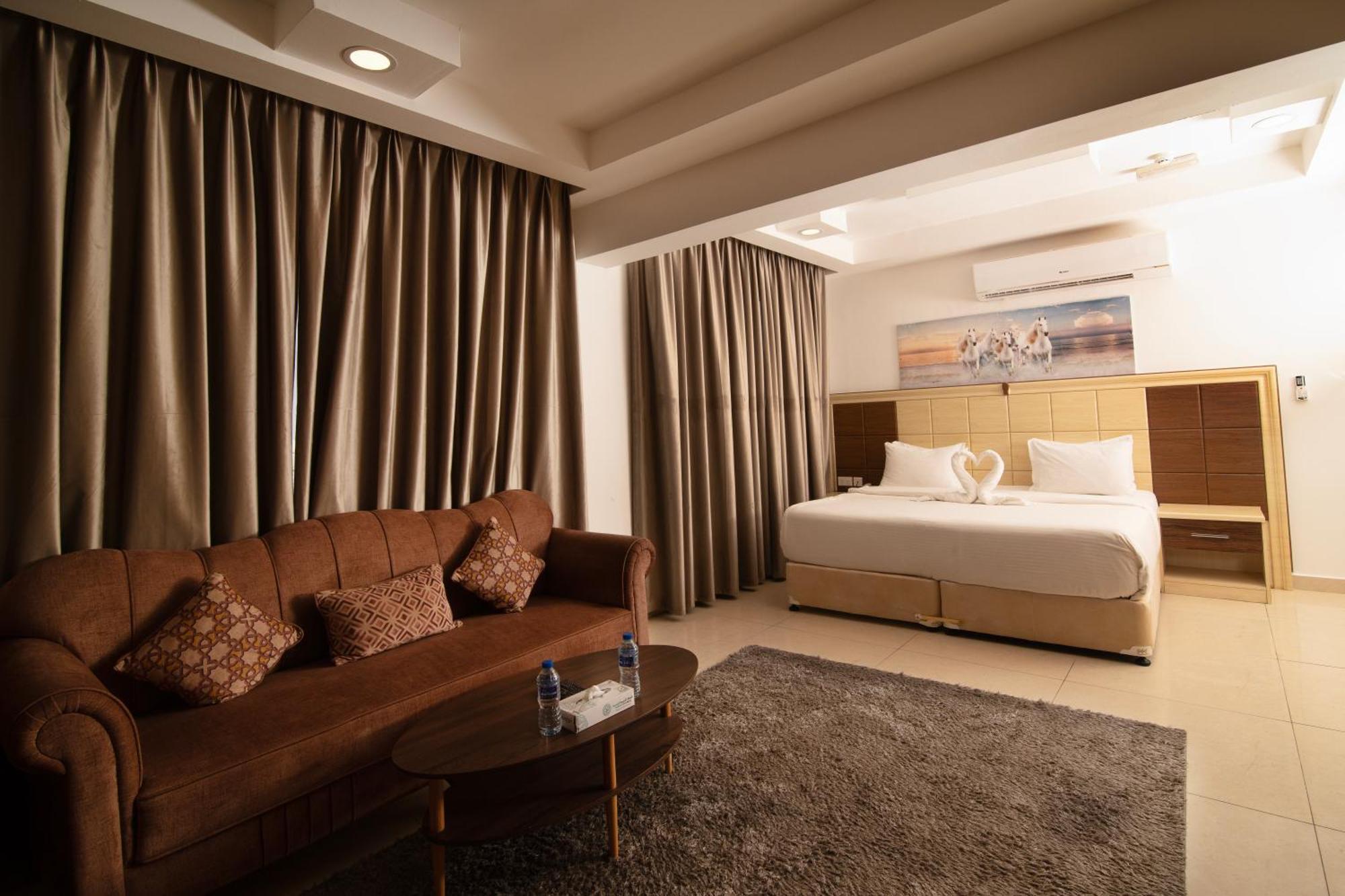 Diamond Star Hotel فندق النجمة الماسية Seeb Exteriér fotografie