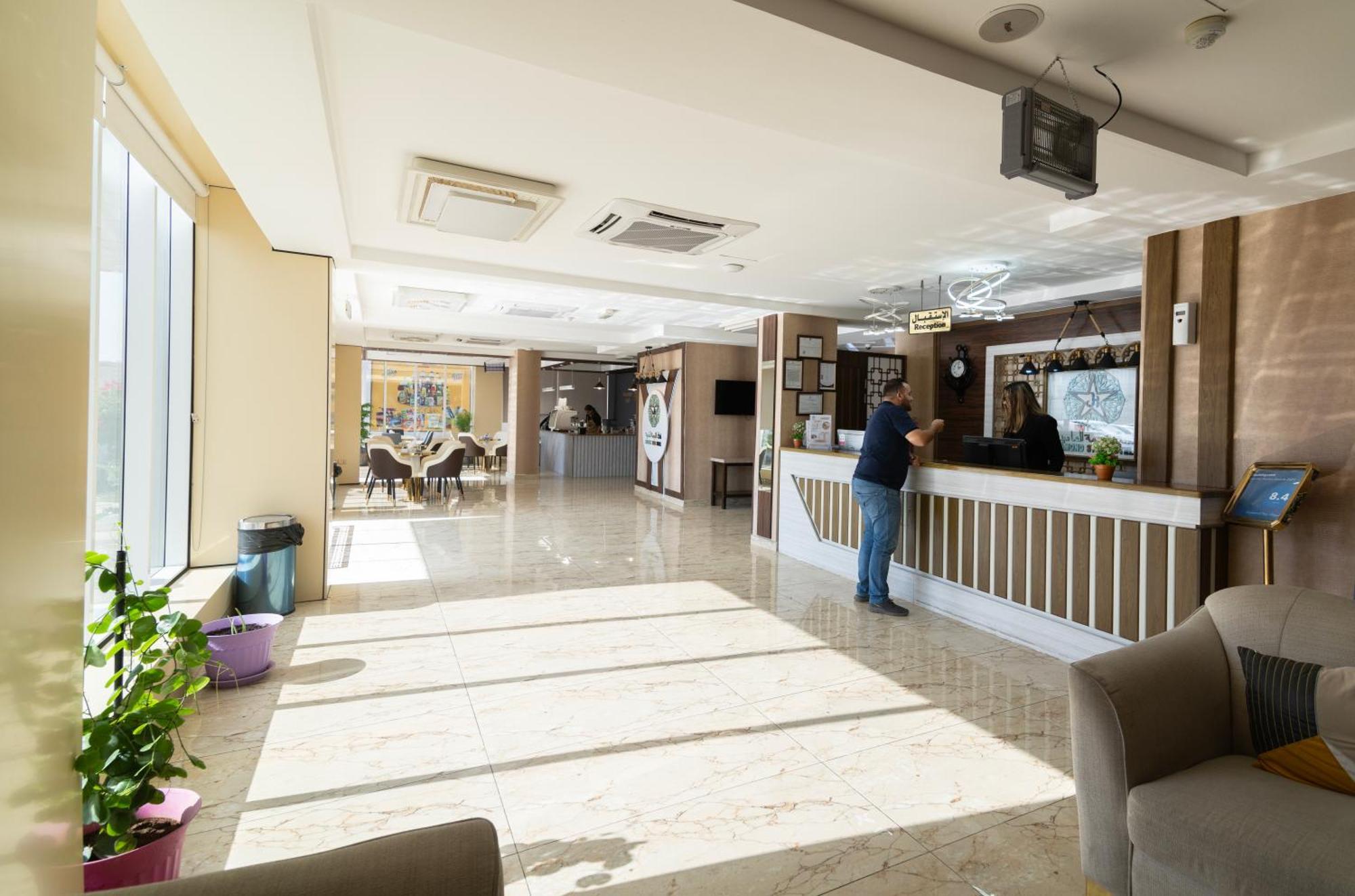 Diamond Star Hotel فندق النجمة الماسية Seeb Exteriér fotografie